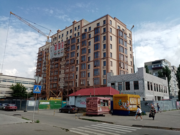 Продолжаются отделочные работы по дому на Текстильщиков.